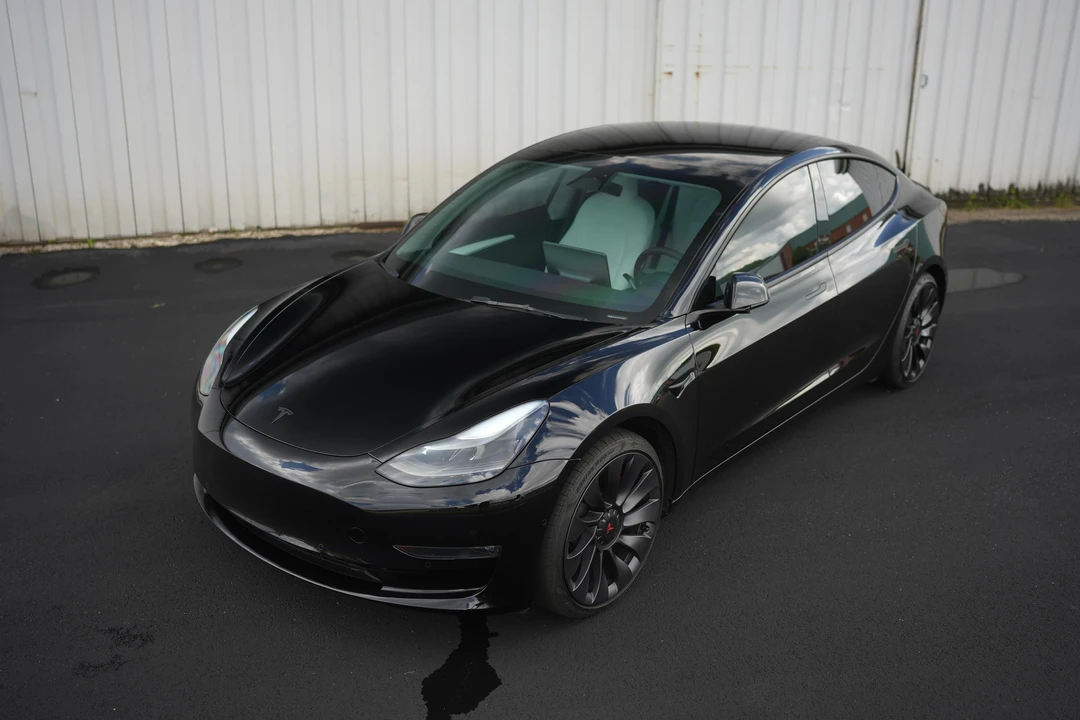 2022 Tesla Model 3 Performance - Image 8 of 31