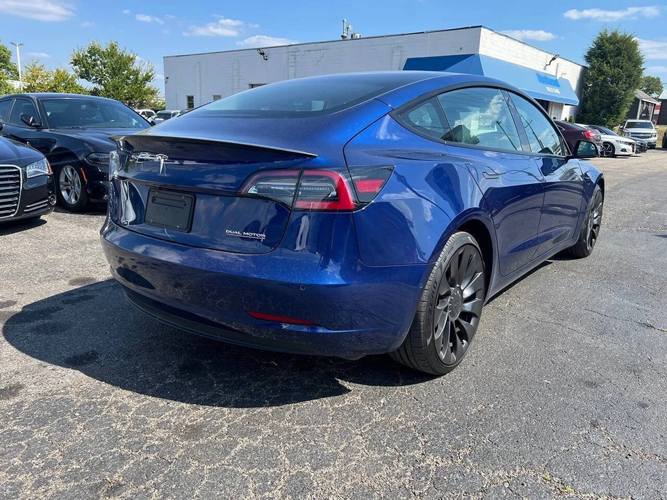 2022 Tesla Model 3 Performance - Image 5 of 12
