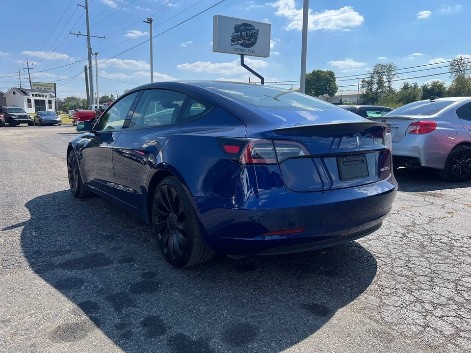 2022 Tesla Model 3 Performance - Image 8 of 12