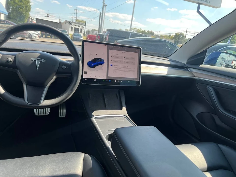 2022 Tesla Model 3 Performance - Image 9 of 11