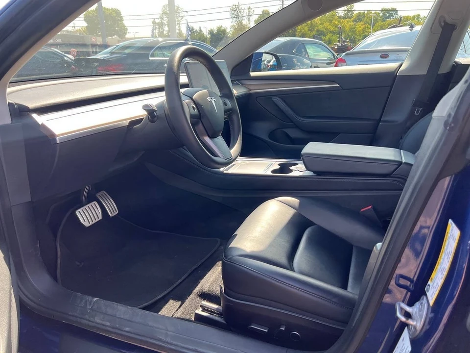 2022 Tesla Model 3 Performance - Image 6 of 11