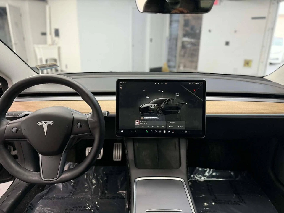 2022 Tesla Model 3 Performance - Image 9 of 13