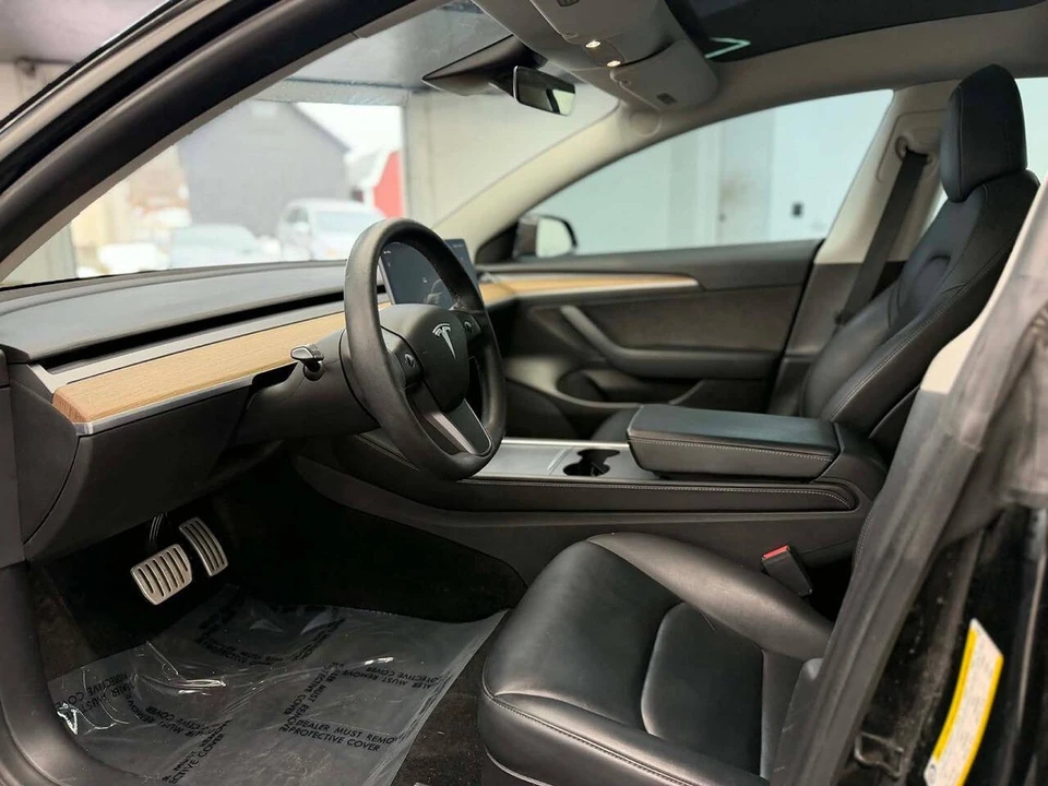 2022 Tesla Model 3 Performance - Image 8 of 13