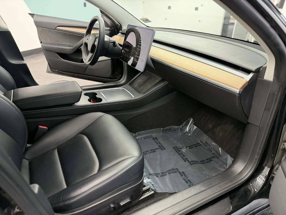 2022 Tesla Model 3 Performance - Image 11 of 13
