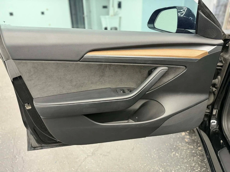 2022 Tesla Model 3 Performance - Image 7 of 13