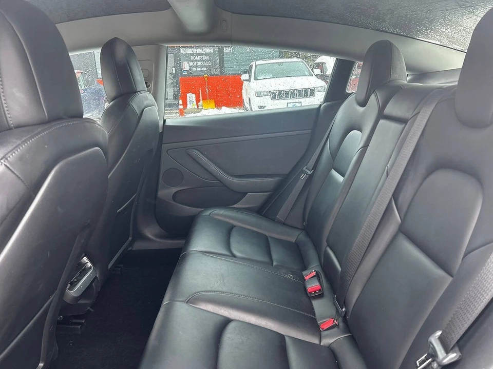 2022 Tesla Model 3 Performance - Image 8 of 8