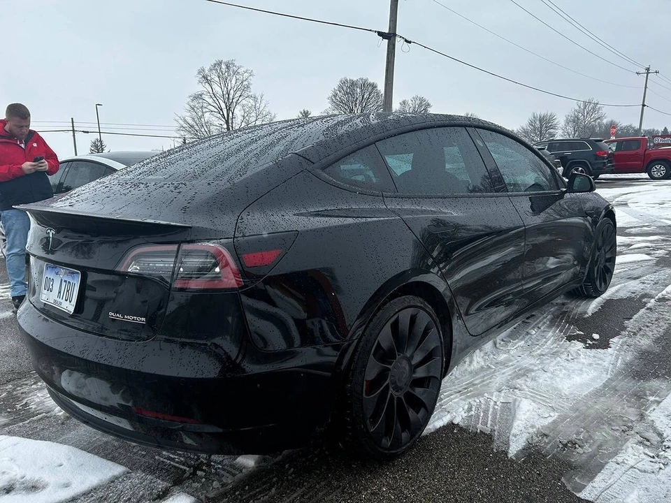 2022 Tesla Model 3 Performance - Image 4 of 8