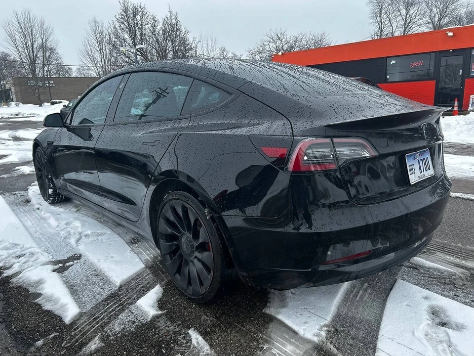 2022 Tesla Model 3 Performance - Image 6 of 8