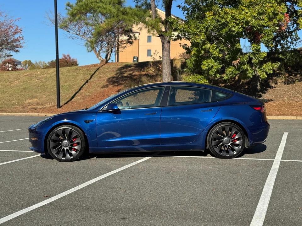 2022 Tesla Model 3 Performance - Image 7 of 12