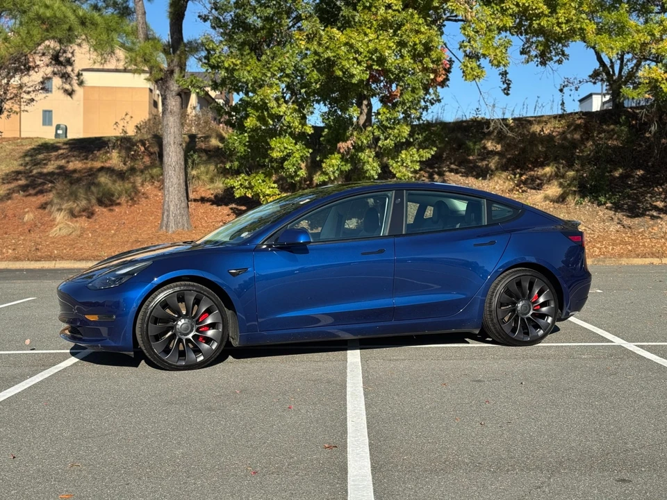 2022 Tesla Model 3 Performance - Image 6 of 12