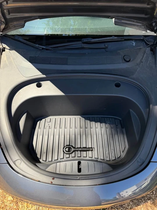 2022 Tesla Model 3 Performance - Image 8 of 13