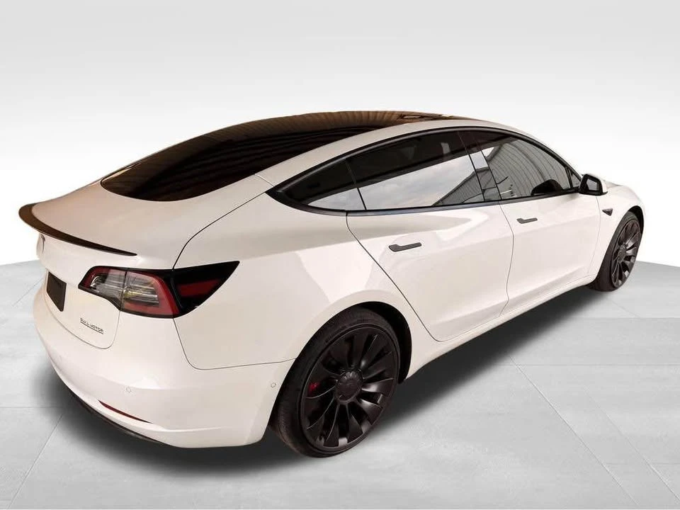 2022 Tesla Model 3 Performance - Image 5 of 11