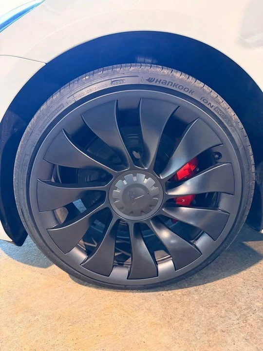 2022 Tesla Model 3 Performance - Image 8 of 11