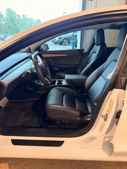 2022 Tesla Model 3 Performance - Image 10 of 11