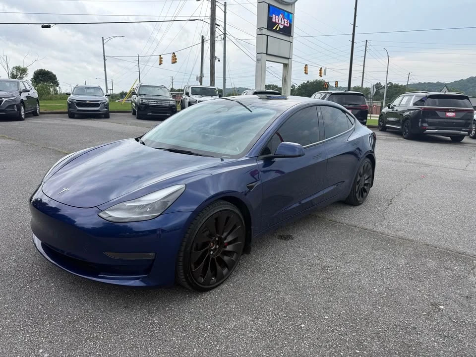 2022 Tesla Model 3 Performance - Image 8 of 20