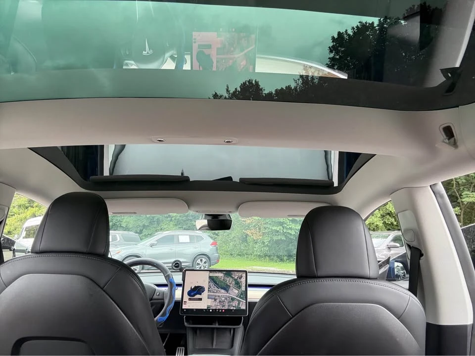 2022 Tesla Model 3 Performance - Image 12 of 20