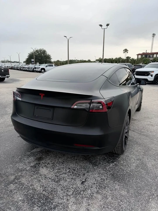 2022 Tesla Model 3 Performance - Image 5 of 11