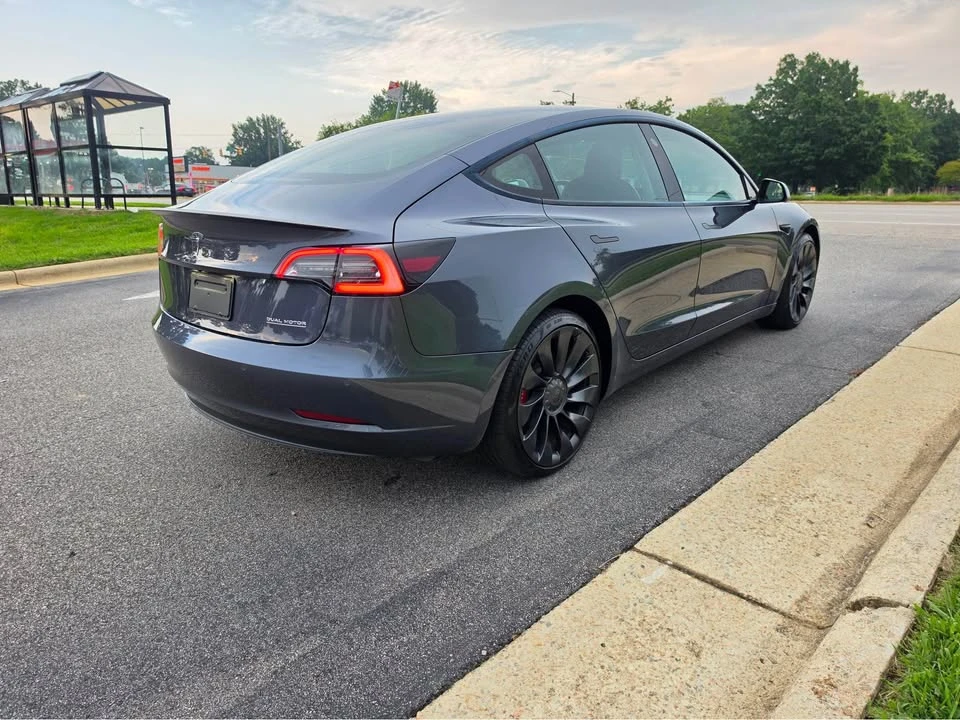 2022 Tesla Model 3 Performance - Image 8 of 18