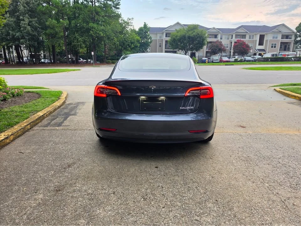 2022 Tesla Model 3 Performance - Image 11 of 18