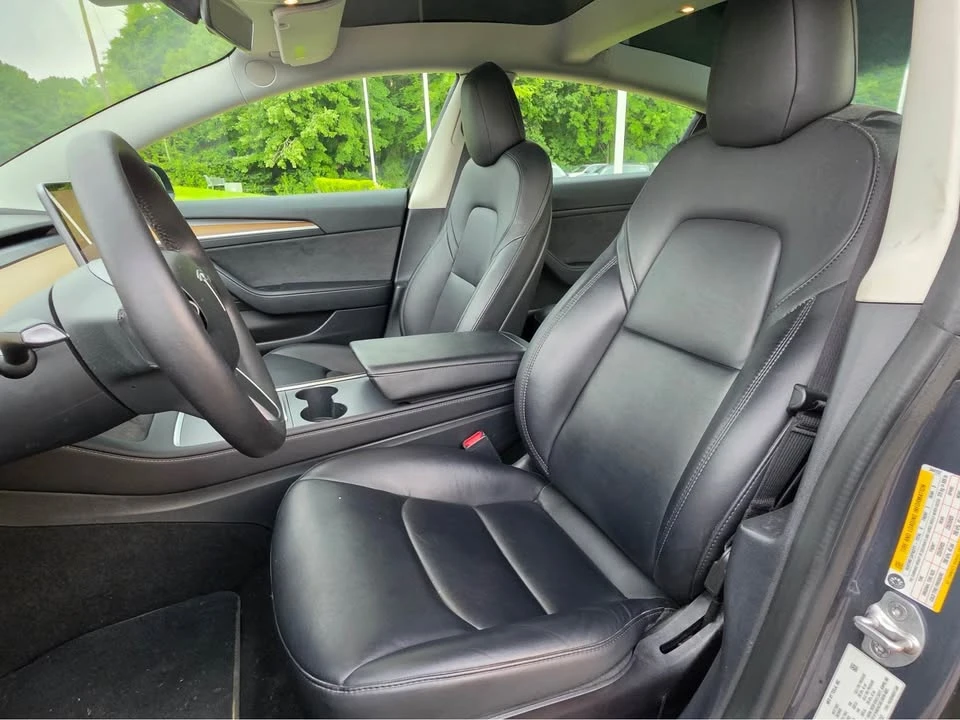 2022 Tesla Model 3 Performance - Image 15 of 18