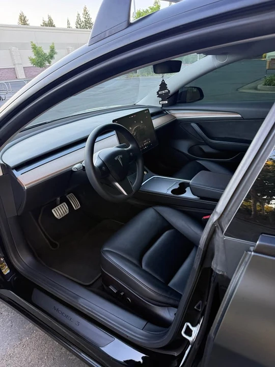 2022 Tesla Model 3 Performance - Image 5 of 12