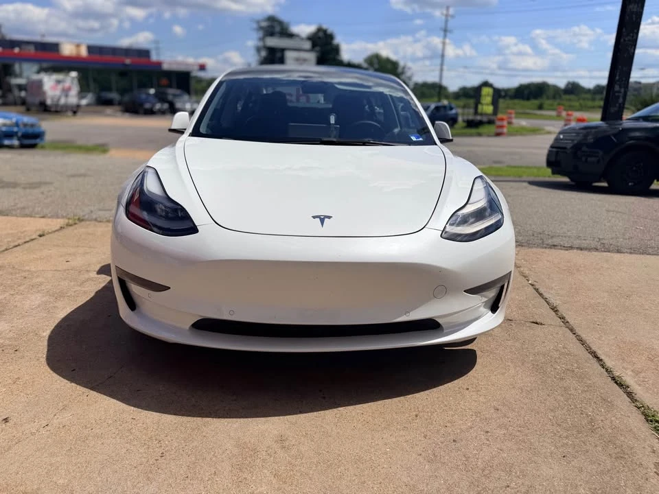 2022 Tesla Model 3 Performance - Image 9 of 16