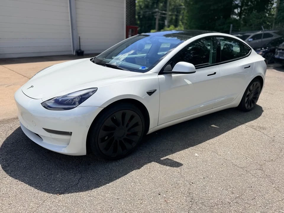2022 Tesla Model 3 Performance - Image 15 of 16