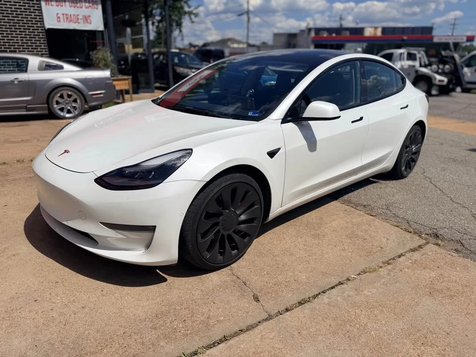 2022 Tesla Model 3 Performance - Image 10 of 16