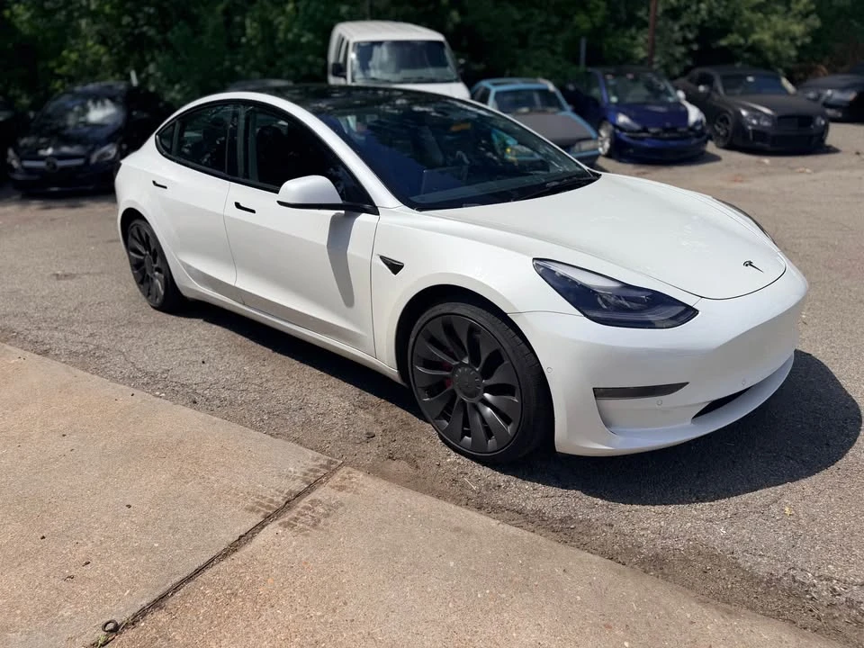 2022 Tesla Model 3 Performance - Image 12 of 16