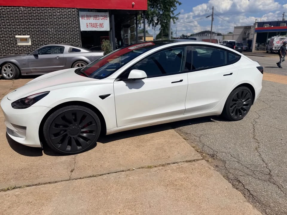 2022 Tesla Model 3 Performance - Image 2 of 16