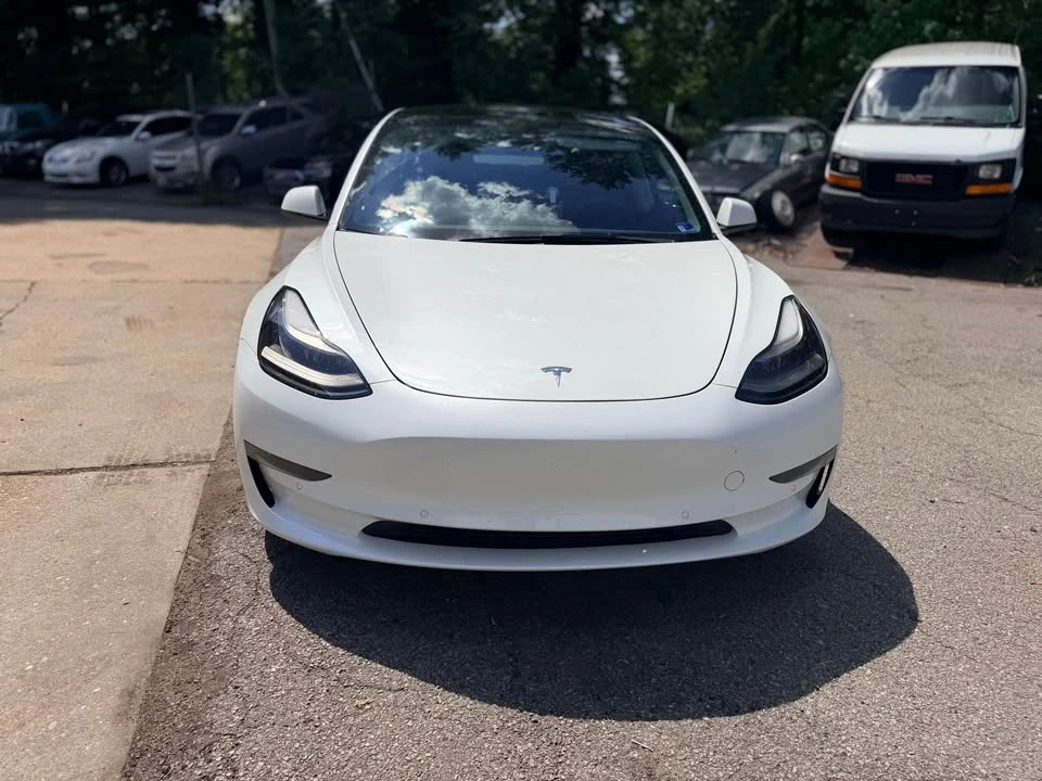 2022 Tesla Model 3 Performance - Image 13 of 16