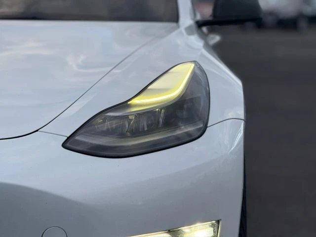 2022 Tesla Model 3 Performance - Image 6 of 21