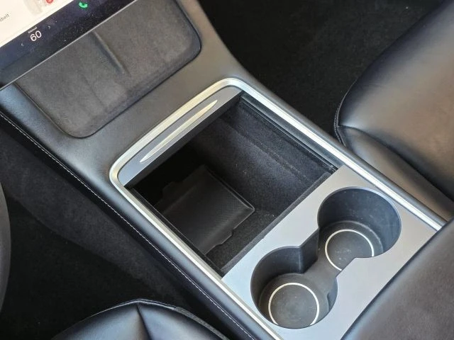 2022 Tesla Model 3 Performance - Image 17 of 21