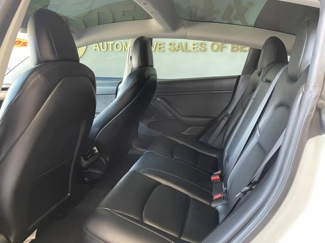2022 Tesla Model 3 Performance - Image 16 of 28