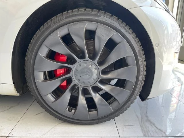 2022 Tesla Model 3 Performance - Image 24 of 28