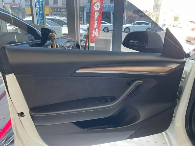 2022 Tesla Model 3 Performance - Image 7 of 28