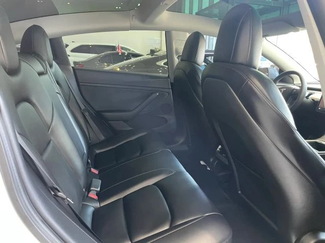2022 Tesla Model 3 Performance - Image 20 of 28