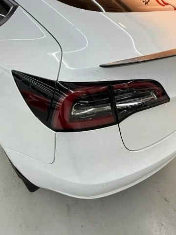 2022 Tesla Model 3 Performance - Image 20 of 21