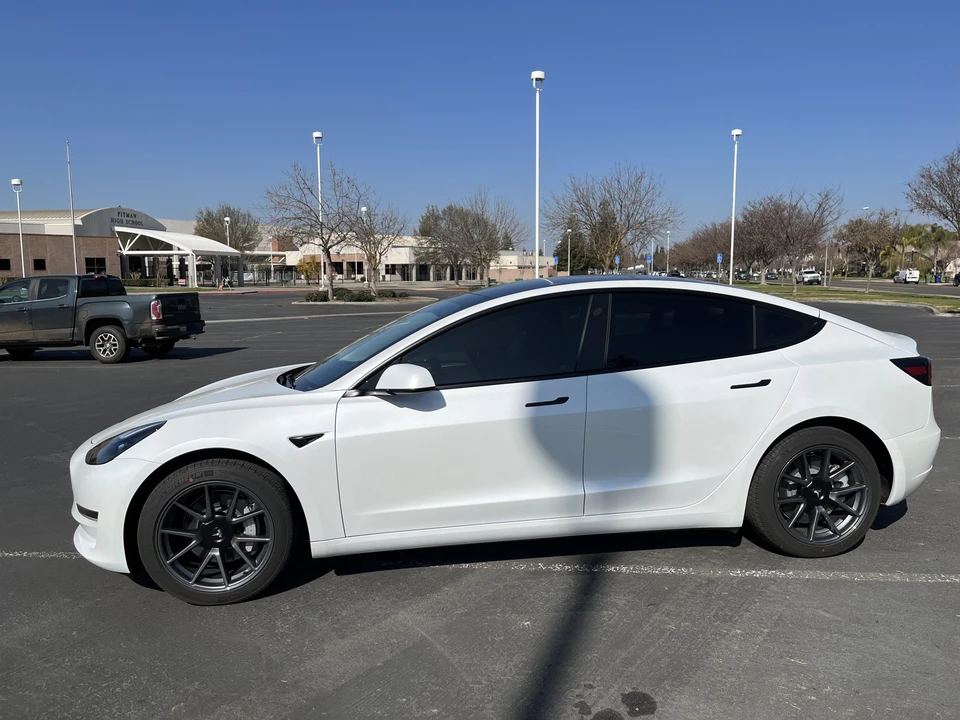 2022 Tesla Model 3 - Image 8 of 31
