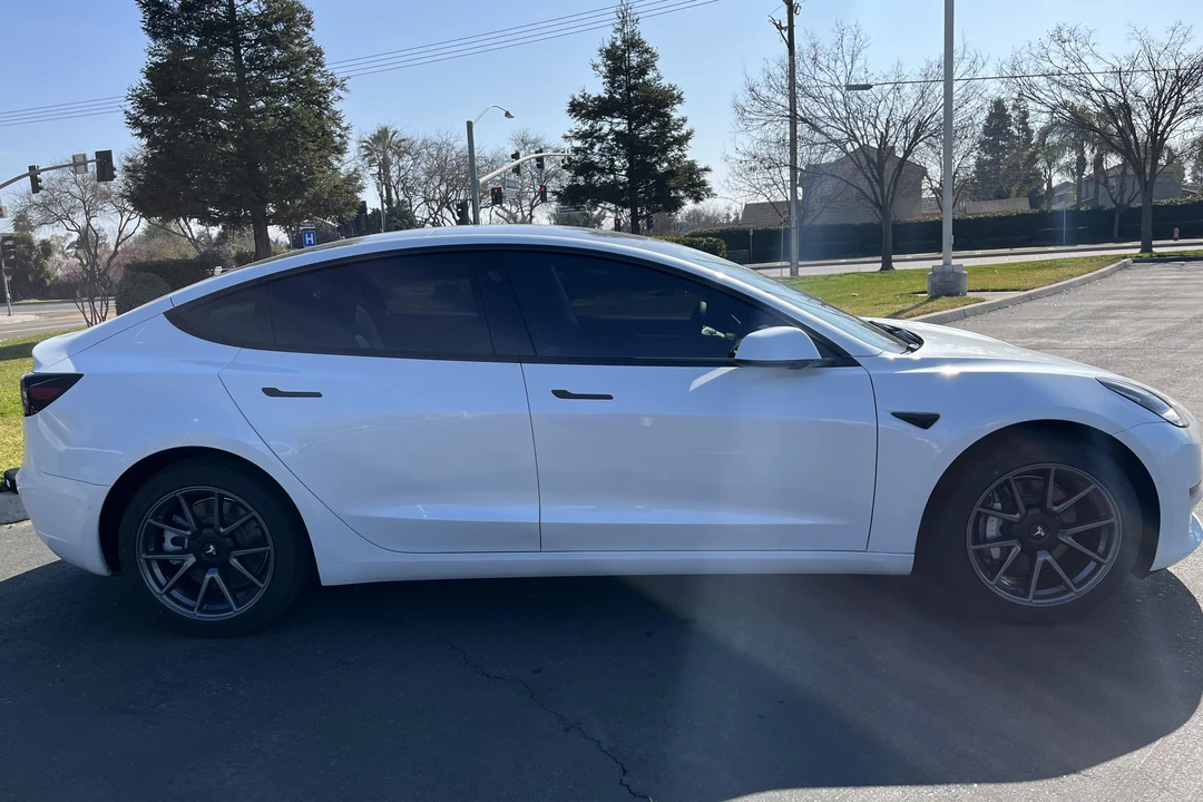 2022 Tesla Model 3 - Image 3 of 31