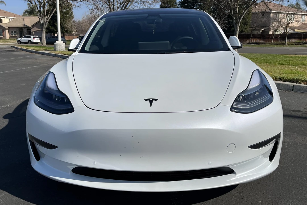 2022 Tesla Model 3 - Image 2 of 31