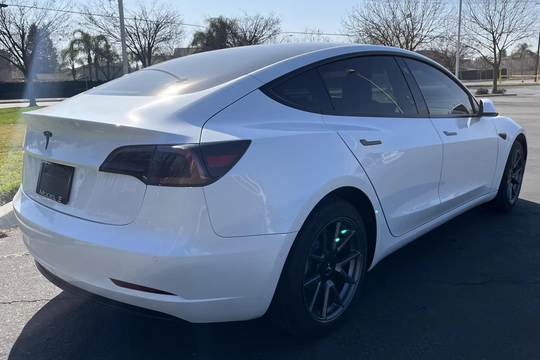 2022 Tesla Model 3 - Image 4 of 31