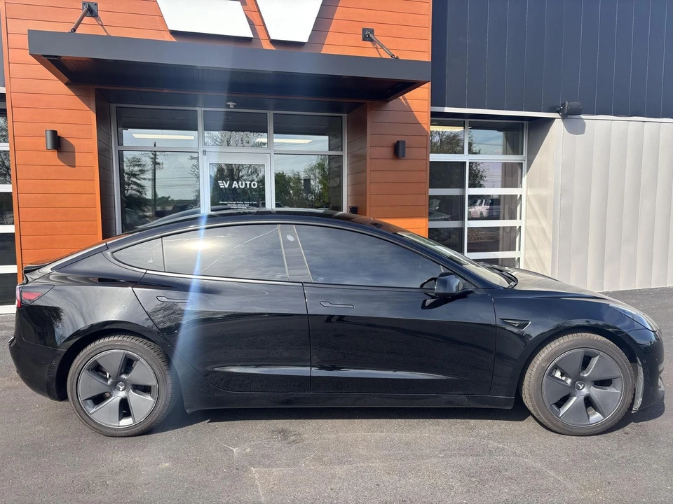 2022 Tesla Model 3 - Image 5 of 18