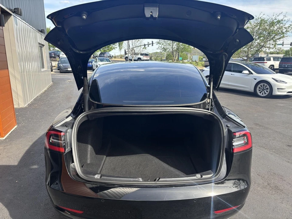 2022 Tesla Model 3 - Image 8 of 18