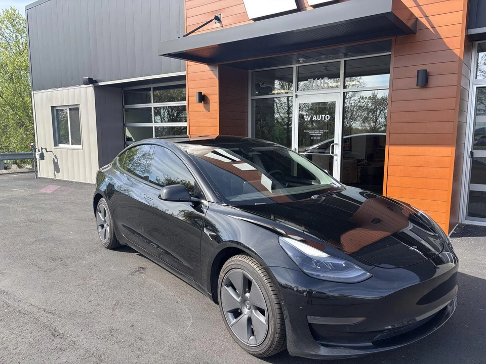 2022 Tesla Model 3 - Image 3 of 18