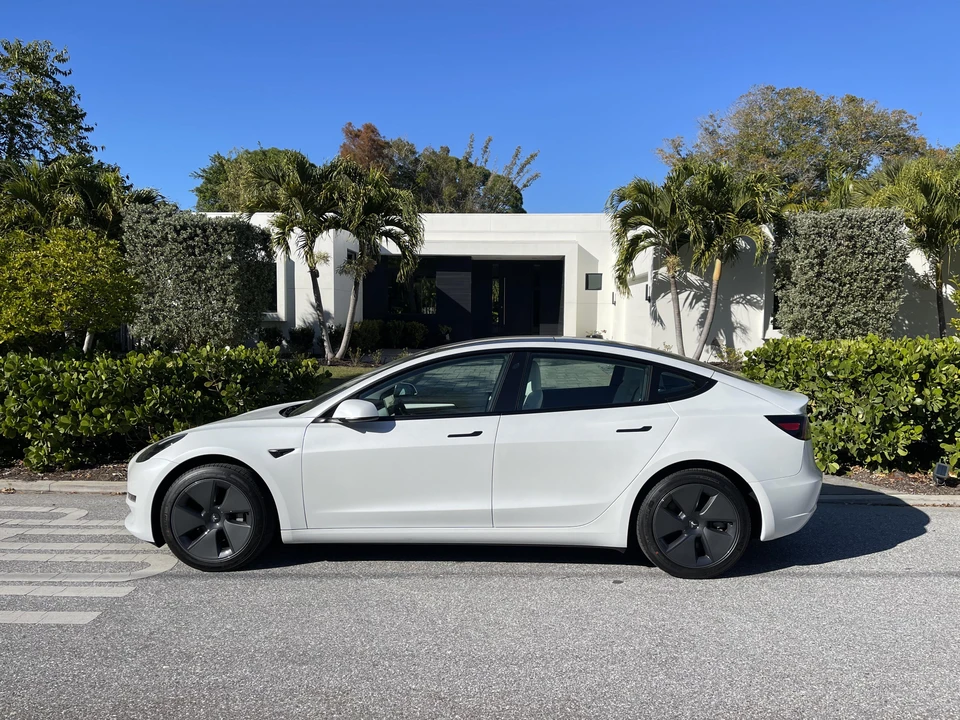 2022 Tesla Model 3 - Image 26 of 31