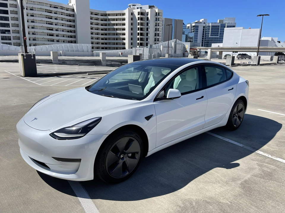2022 Tesla Model 3 - Image 18 of 31