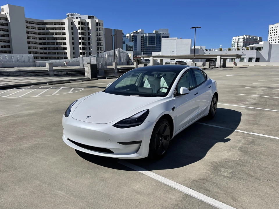 2022 Tesla Model 3 - Image 11 of 31
