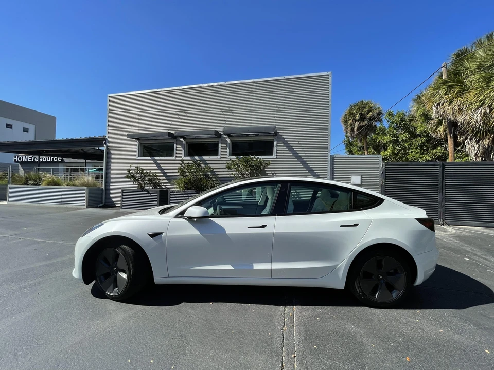 2022 Tesla Model 3 - Image 27 of 31