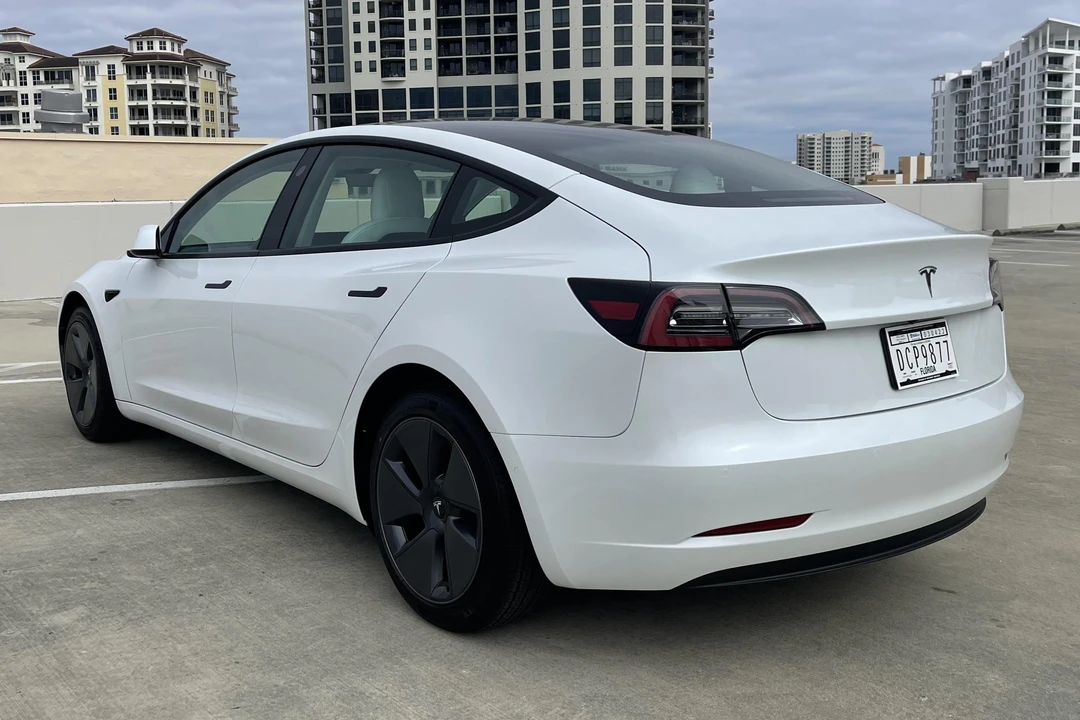 2022 Tesla Model 3 - Image 4 of 31